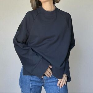 On Running Crew Neck Organic Cotton Sweatshirt XL (Women’s) – Navy